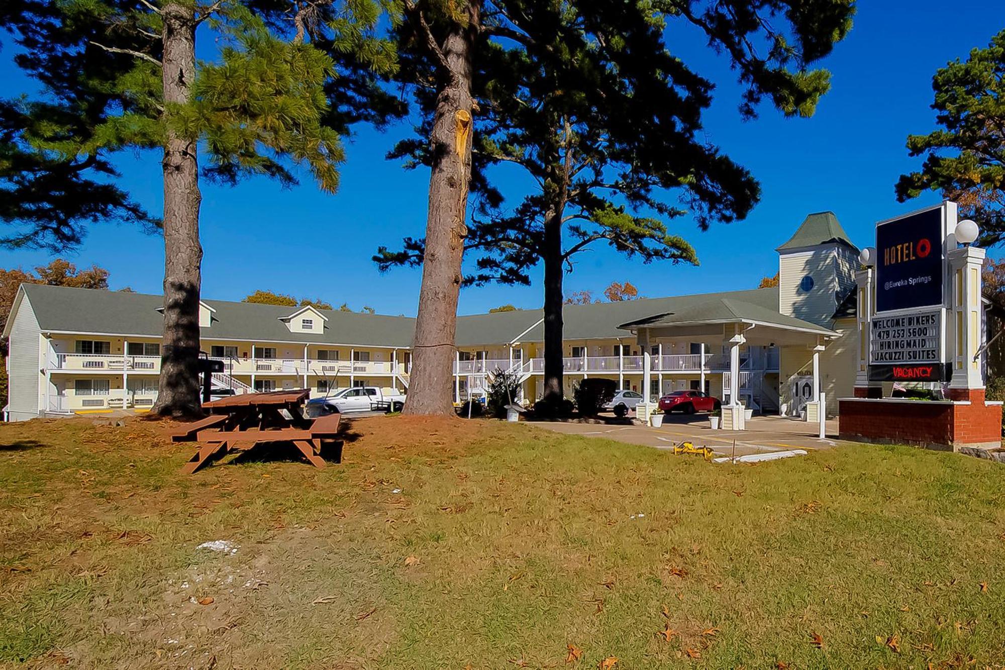 Hotel O Eureka Springs - Christ Of Ozark Area Экстерьер фото